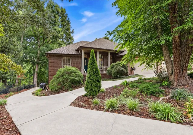 Photo 1 of Single family home for sale at 102 Pier Thirty Three, Townville, SC 29689 | MLS# 20304410 | Listing updated on 2026-10-10