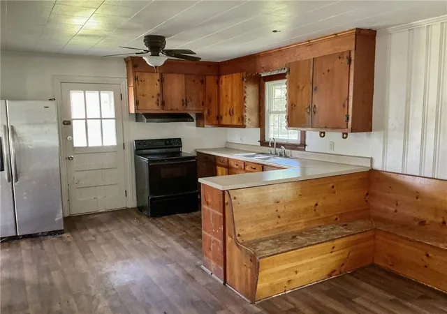 Photo 2 of Single family home for sale at 609 W Geer St, Honea Path, SC 29654 | MLS# 20305213 | Listing updated on 2026-10-06