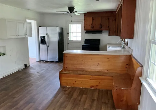 Photo 3 of Single family home for sale at 609 W Geer St, Honea Path, SC 29654 | MLS# 20305213 | Listing updated on 2026-10-06
