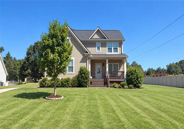 Photo 1 of Single family home for sale at 1000 Carlisle Pl, Anderson, SC 29621 | MLS# 20305252 | Listing updated on 2026-10-07