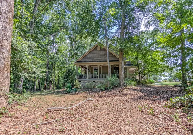 Photo 4 of Single family home for sale at 255 Oak Rd, Piedmont, SC 29673 | MLS# 20305283 | Listing updated on 2026-10-03