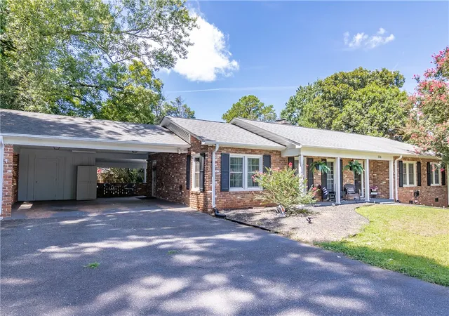 Photo 2 of Single family home for sale at 306 Woodfern Cir, Anderson, SC 29625 | MLS# 20305293 | Listing updated on 2026-09-22