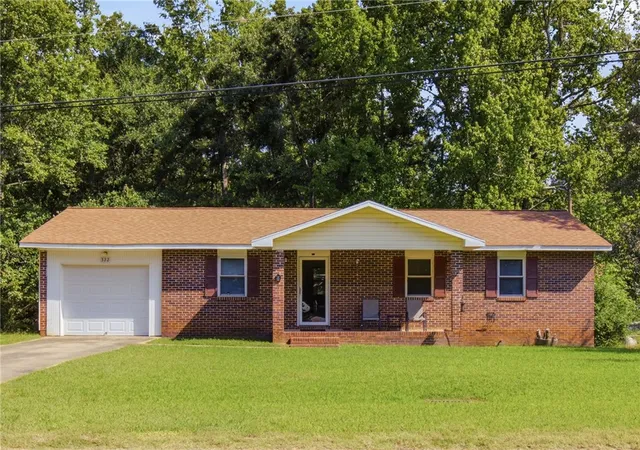Photo 3 of Sale Pending at 322 Tribble St, Honea Path, SC 29654 | MLS# 20305394 | Listing updated on 2026-08-28