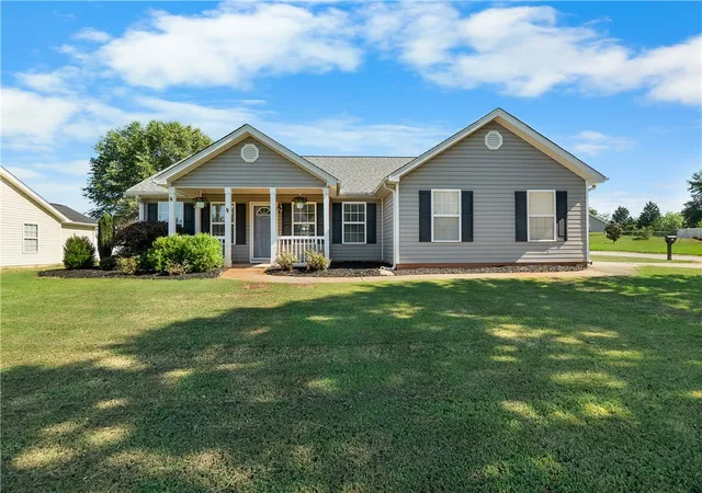 Photo 1 of Single family home for sale at 101 Radcliff Wy, Anderson, SC 29621 | MLS# 20305474 | Listing updated on 2026-09-06