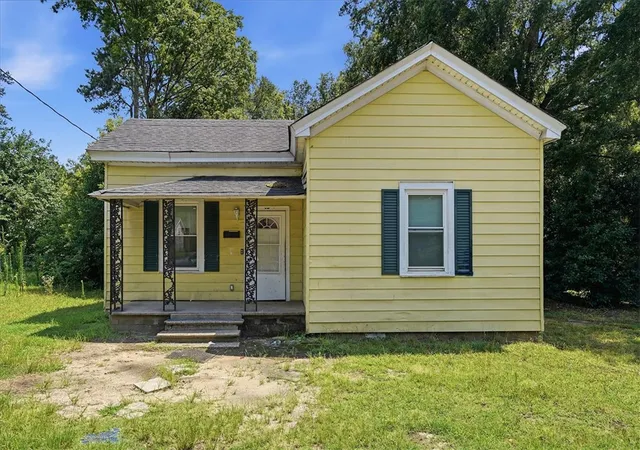 Photo 1 of Sale Pending at 118 Cherry St, Gaffney, SC 29340 | MLS# 20305473 | Listing updated on 2026-08-26