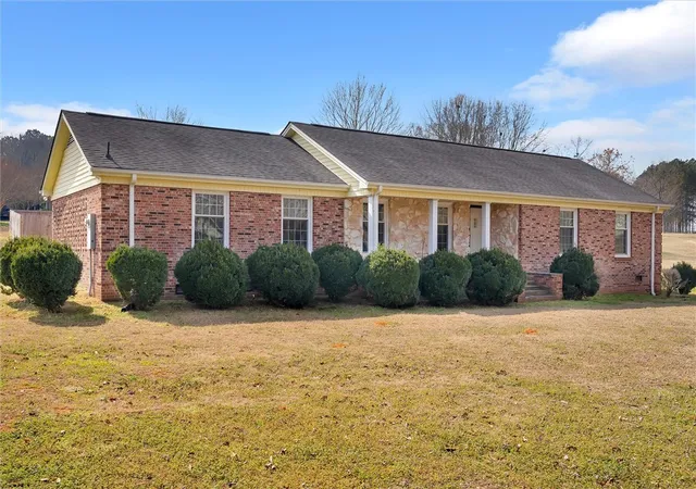 1st image of 2114 Karen Ln, Anderson, SC 29626 | MLS# 20305487