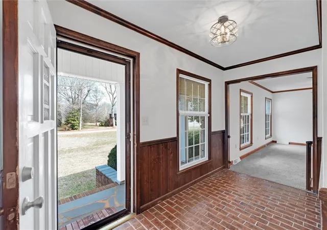 Photo 3 of Single family home for sale at 2114 Karen Ln, Anderson, SC 29626 | MLS# 20305487 | Listing updated on 2026-08-26