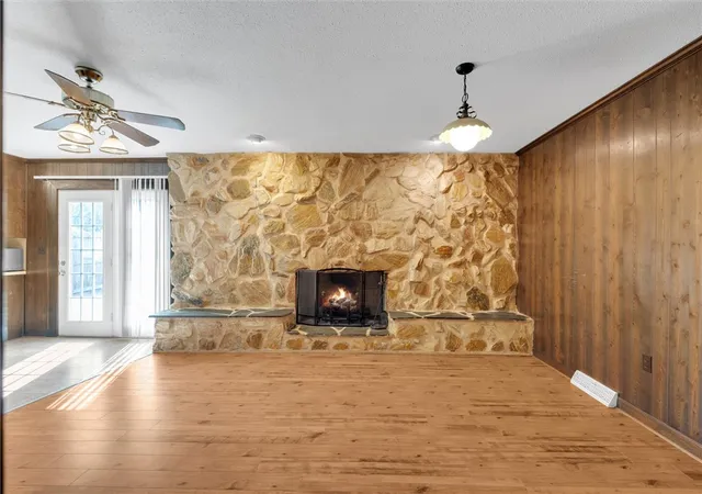 Photo 4 of Single family home for sale at 2114 Karen Ln, Anderson, SC 29626 | MLS# 20305487 | Listing updated on 2026-08-26