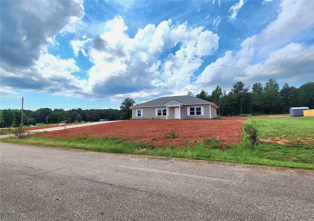 Photo 3 of Single family home for sale at 118 George Edward Dr, Anderson, SC 29624 | MLS# 20305489 | Listing updated on 2026-09-04