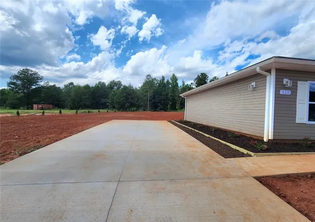 Photo 3 of Sale Pending at 118 George Edward Dr, Anderson, SC 29624 | MLS# 20305489 | Listing updated on 2026-10-01