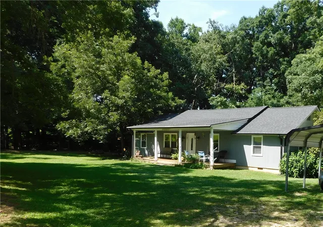 Single family home for sale at 6844 Hwy 187 S, Iva, SC 29655 | MLS# 20305240
