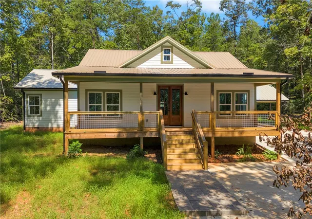 Single family home for sale at 659 White Oak Farms Rd, Tamassee, SC 29686 | MLS# 20305499