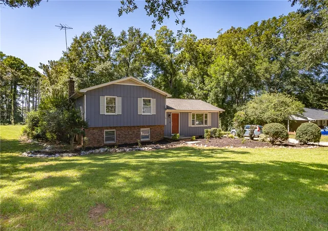 Photo 3 of Single family home for sale at 103 Fern Cir, Clemson, SC 29631 | MLS# 20305355 | Listing updated on 2026-08-27