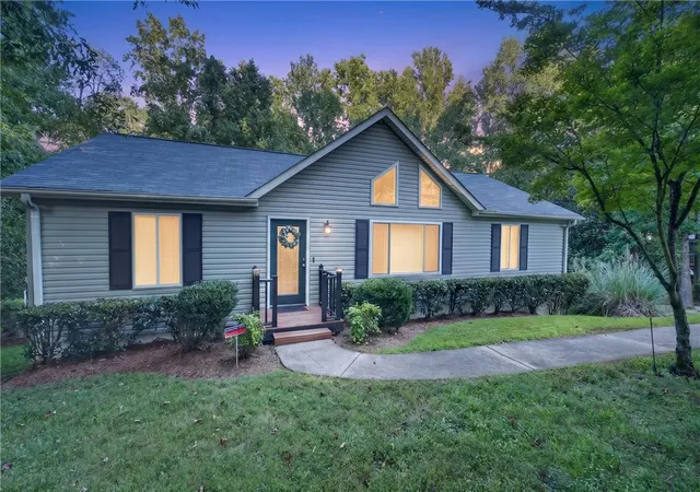 Photo 1 of Single family home for sale at 1509 Winding Wy, Taylors, SC 29687 | MLS# 20305514 | Listing updated on 2026-09-09
