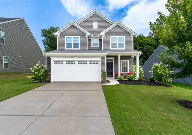 Photo 1 of Single family home for sale at 9 Wiltshire Cir, Easley, SC 29642 | MLS# 20305135 | Listing updated on 2026-08-30