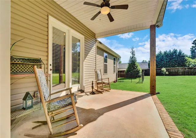 Photo 3 of Single family home for sale at 118 Upper Lake Dr, Easley, SC 29640 | MLS# 20305519 | Listing updated on 2026-09-17