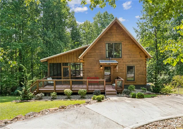 Photo 2 of Single family home for sale at 831 Lenore B Ln, Mountain  Rest, SC 29664 | MLS# 20305351 | Listing updated on 2026-09-12