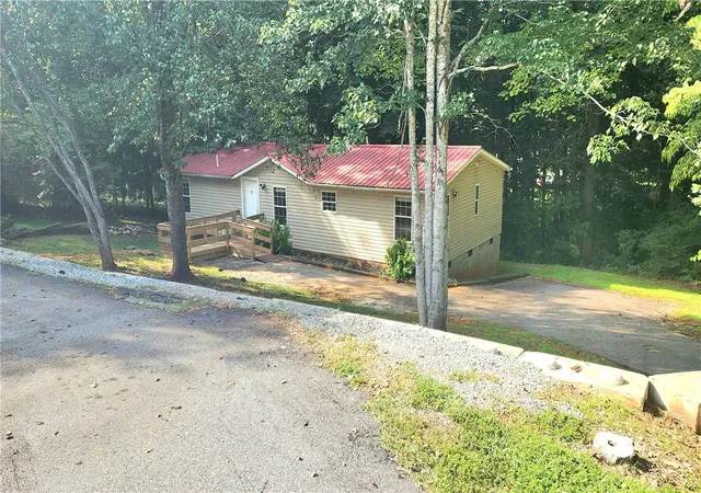 Photo 1 of Manufactured home for sale at 1541 Park Ridge Dr, Seneca, SC 29672 | MLS# 20305525 | Listing updated on 2026-09-13