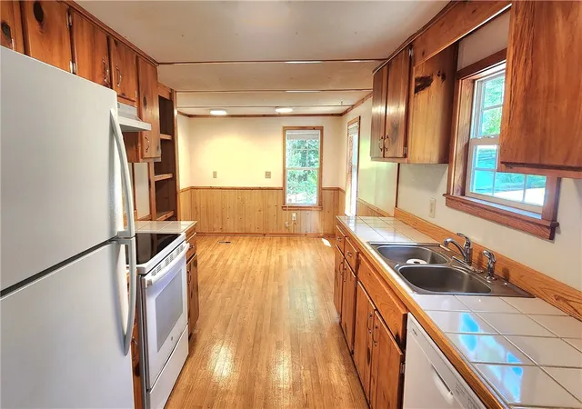 Photo 3 of Manufactured home for sale at 1541 Park Ridge Dr, Seneca, SC 29672 | MLS# 20305525 | Listing updated on 2026-09-13