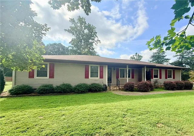 1st image of 107 Stonebrook Dr, Seneca, SC 29672 | MLS# 20305529