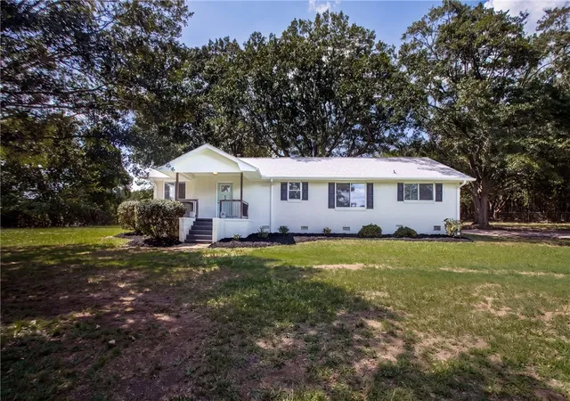 Photo 1 of Single family home for sale at 488 Tabor Woods Rd, Pickens, SC 29671 | MLS# 20305307 | Listing updated on 2026-08-28