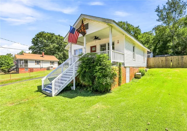 Single family home for sale at 110 Ligon St, Pickens, SC 29671 | MLS# 20305501