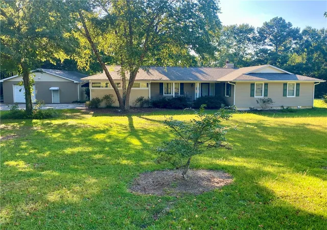 Photo 3 of Single family home for sale at 327 Five Forks Rd, Anderson, SC 29621 | MLS# 20305663 | Listing updated on 2026-09-11