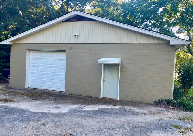 Photo 4 of Single family home for sale at 327 Five Forks Rd, Anderson, SC 29621 | MLS# 20305663 | Listing updated on 2026-09-11