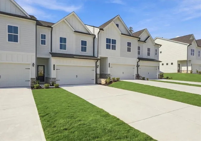 Photo 3 of Sale Pending at 128 Brass Tack Dr, Greenville, SC 29611 | MLS# 20305770 | Listing updated on 2026-10-05