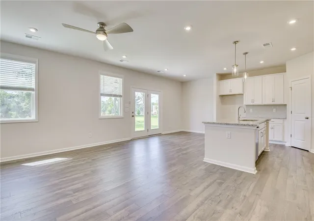 Photo 3 of Single family home for sale at 806 Honeylocust Ln, Anderson, SC 29625 | MLS# 20306203 | Listing updated on 2026-10-11