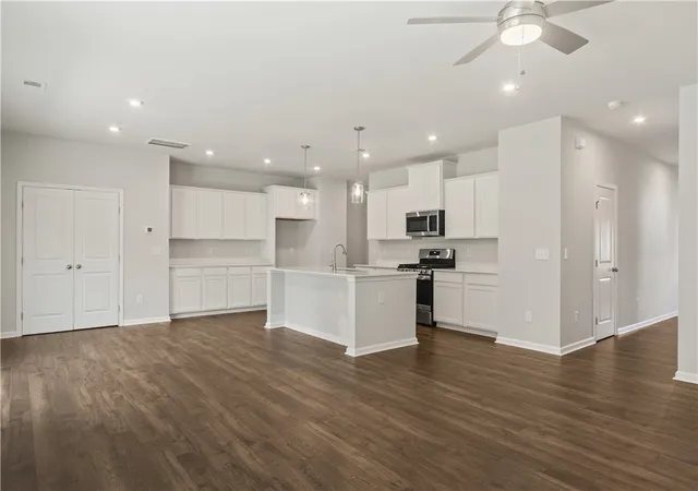 Photo 3 of Single family home for sale at 1011 Mockernut Way, Anderson, SC 29625 | MLS# 20306209 | Listing updated on 2026-10-11