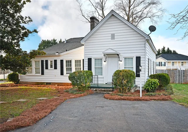 Photo 1 of Single family home for sale at 210 Walnut Hl Dr, Easley, SC 29642 | MLS# 20306210 | Listing updated on 2026-10-24