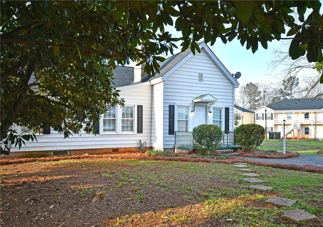 Photo 3 of Single family home for sale at 210 Walnut Hl Dr, Easley, SC 29642 | MLS# 20306210 | Listing updated on 2026-10-24