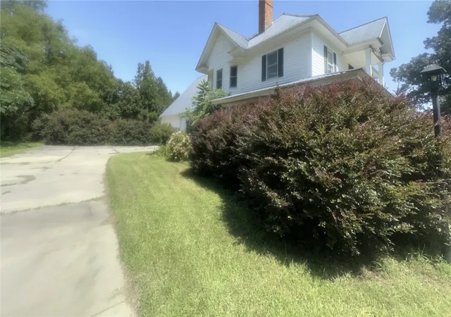 Photo 2 of Single family home for sale at 115 Mountain Springs Rd, West Union, SC 29696 | MLS# 20306233 | Listing updated on 2026-09-16