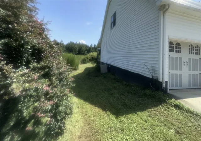 Photo 3 of Single family home for sale at 115 Mountain Springs Rd, West Union, SC 29696 | MLS# 20306233 | Listing updated on 2026-09-16