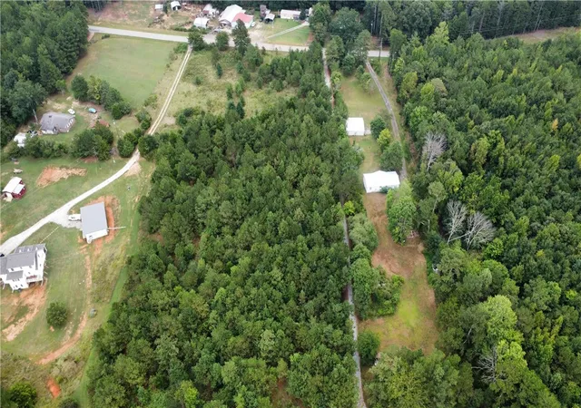 Photo 2 of Sale Pending at 921 Dockins Dr, Fair Play, SC 29643 | MLS# 20306240 | Listing updated on 2026-10-08