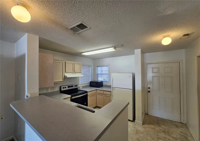 Listing Photo 4 - Condo for sale in building located at 182 University Vlg Dr, Central, SC 29630 - Unit #A