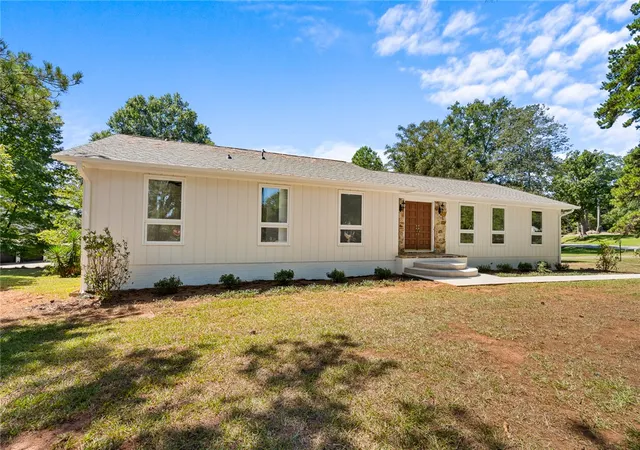 Photo 3 of Single family home for sale at 208 Williamsburg Rd, Anderson, SC 29621 | MLS# 20306262 | Listing updated on 2026-10-19