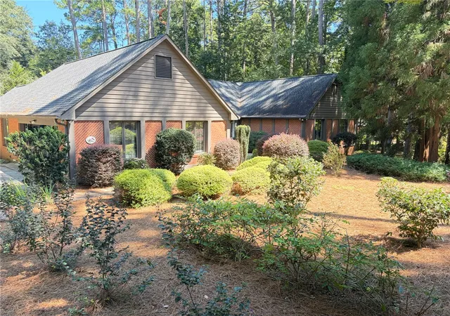 Photo 1 of Single family home for sale at 213 Pine Hvn Ct, Seneca, SC 29672 | MLS# 20306147 | Listing updated on 2026-10-14