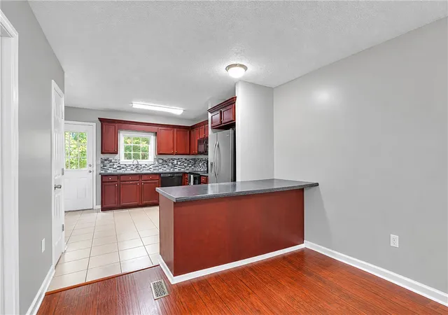 Photo 2 of Townhouse for sale at 103a Summerwalk Ct, Anderson, SC 29625 | MLS# 20306244 | Listing updated on 2026-10-06