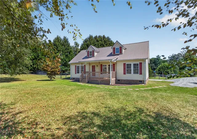 Photo 2 of Single family home for sale at 564 Fairfield Rd, Walhalla, SC 29691 | MLS# 20306248 | Listing updated on 2026-09-28