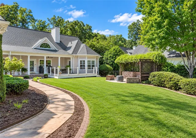 Photo 2 of Single family home for sale at 322 Ave Of Oaks, Anderson, SC 29621 | MLS# 20306179 | Listing updated on 2026-10-02