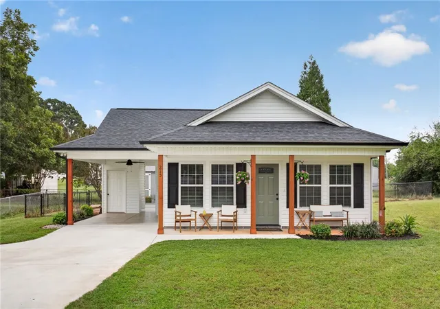 Photo 1 of Single family home for sale at 215 Dickson St, Westminster, SC 29693 | MLS# 20306295 | Listing updated on 2026-09-27