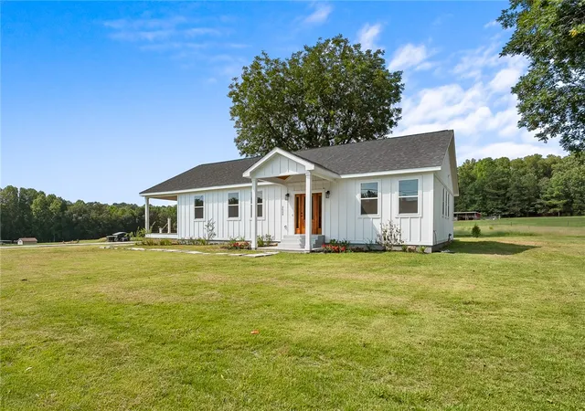 Photo 2 of Single family home for sale at 2024 Edwards Lake Rd, Greer, SC 29651 | MLS# 20306167 | Listing updated on 2026-10-17