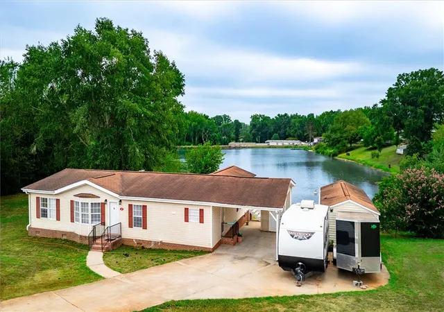 Photo 1 of Manufactured home for sale at 107 Cody Ct, Anderson, SC 29626 | MLS# 20306289 | Listing updated on 2026-10-08