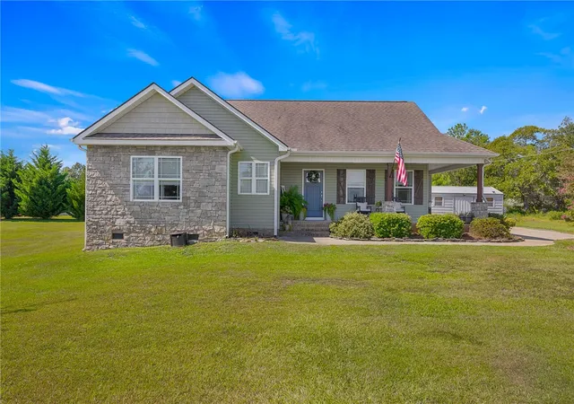 Photo 1 of Single family home for sale at 496 Belle Shls Rd, Six Mile, SC 29682 | MLS# 20306336 | Listing updated on 2026-09-26
