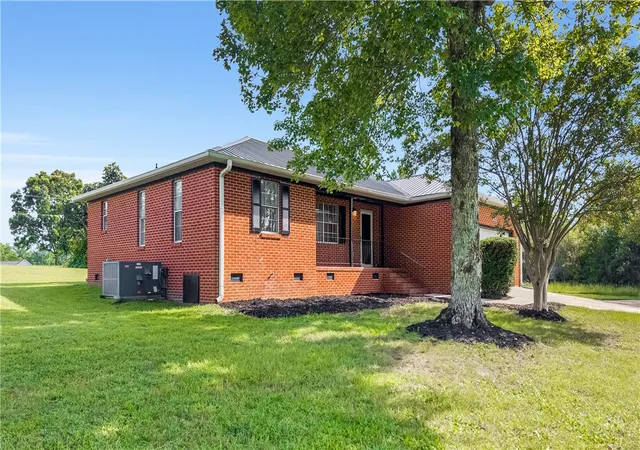 Photo 2 of Single family home for sale at 3533 Pelzer Hwy, Easley, SC 29642 | MLS# 20306253 | Listing updated on 2026-10-15