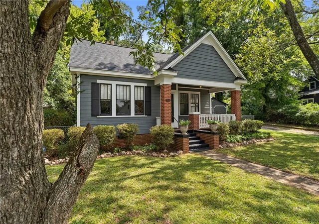 Photo 2 of Sale Pending at 924 Carolina Cir, Anderson, SC 29621 | MLS# 20306309 | Listing updated on 2026-10-07