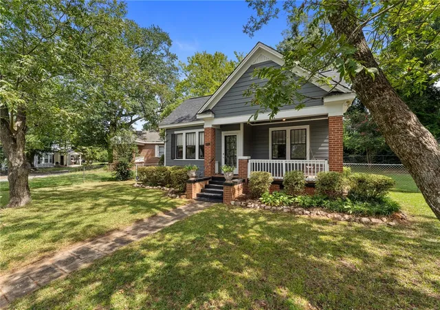 Photo 3 of Sale Pending at 924 Carolina Cir, Anderson, SC 29621 | MLS# 20306309 | Listing updated on 2026-10-07