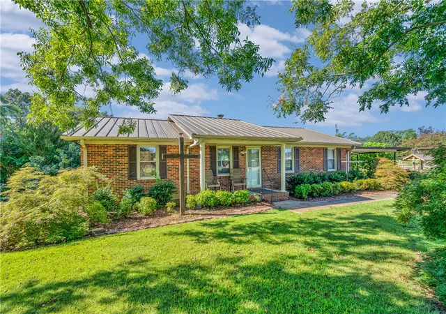 Photo 1 of Single family home for sale at 619 Foster Rd, Williamston, SC 29697 | MLS# 20306347 | Listing updated on 2026-09-30